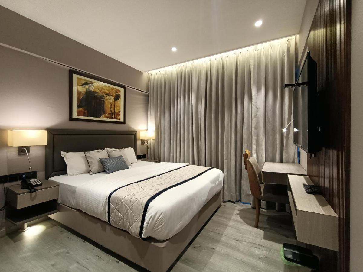 Hotel Highway Inn Andheri East Mumbai Dış mekan fotoğraf